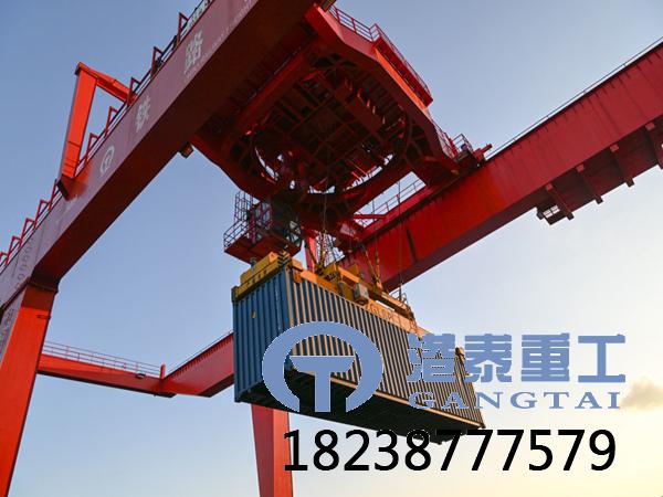 優化集裝箱龍門吊的結構和參數可提高穩定性